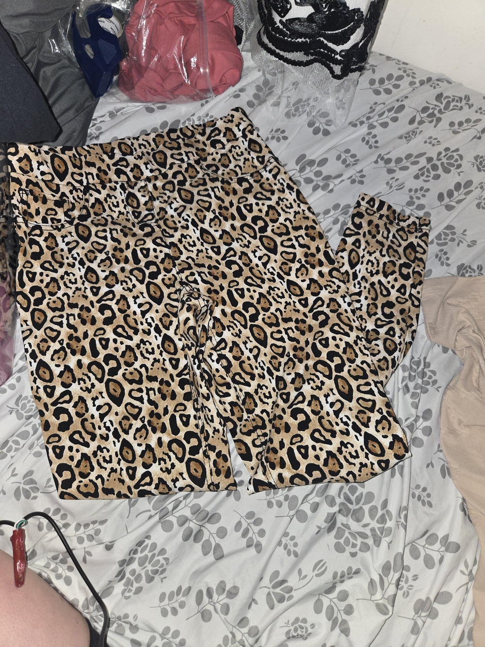 No Boundaries Leopard Print Skinny Pants - Tan & Black